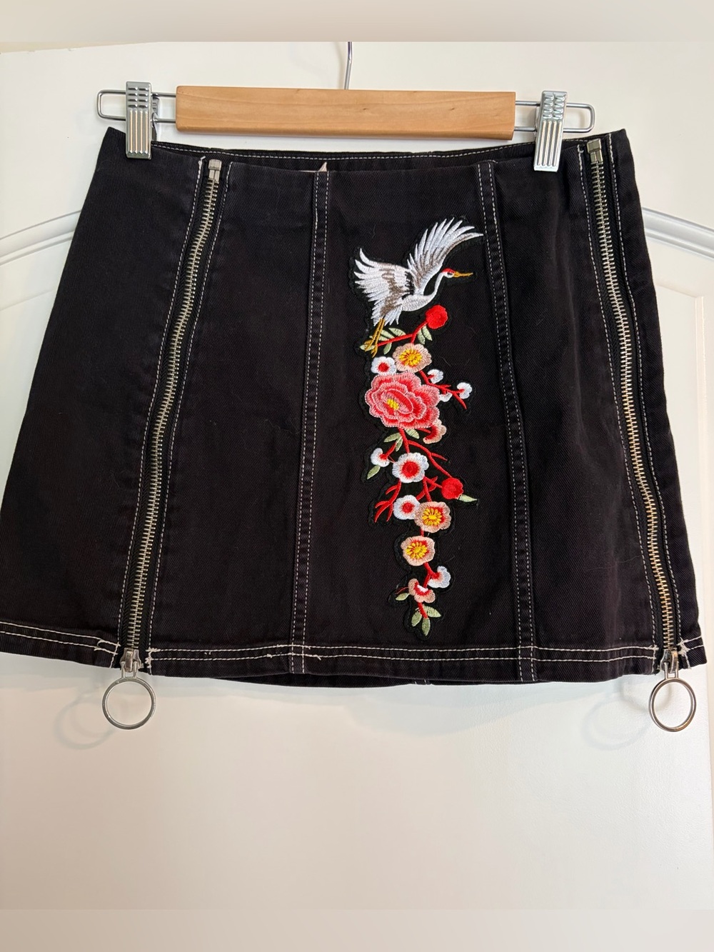 Silence & Noise Black Embroidered Crane Floral Mini Skirt Double Zipper Size Sm